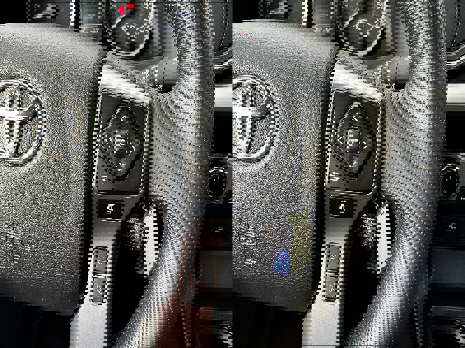 Used 2022 Toyota Tacoma SR5 image 24