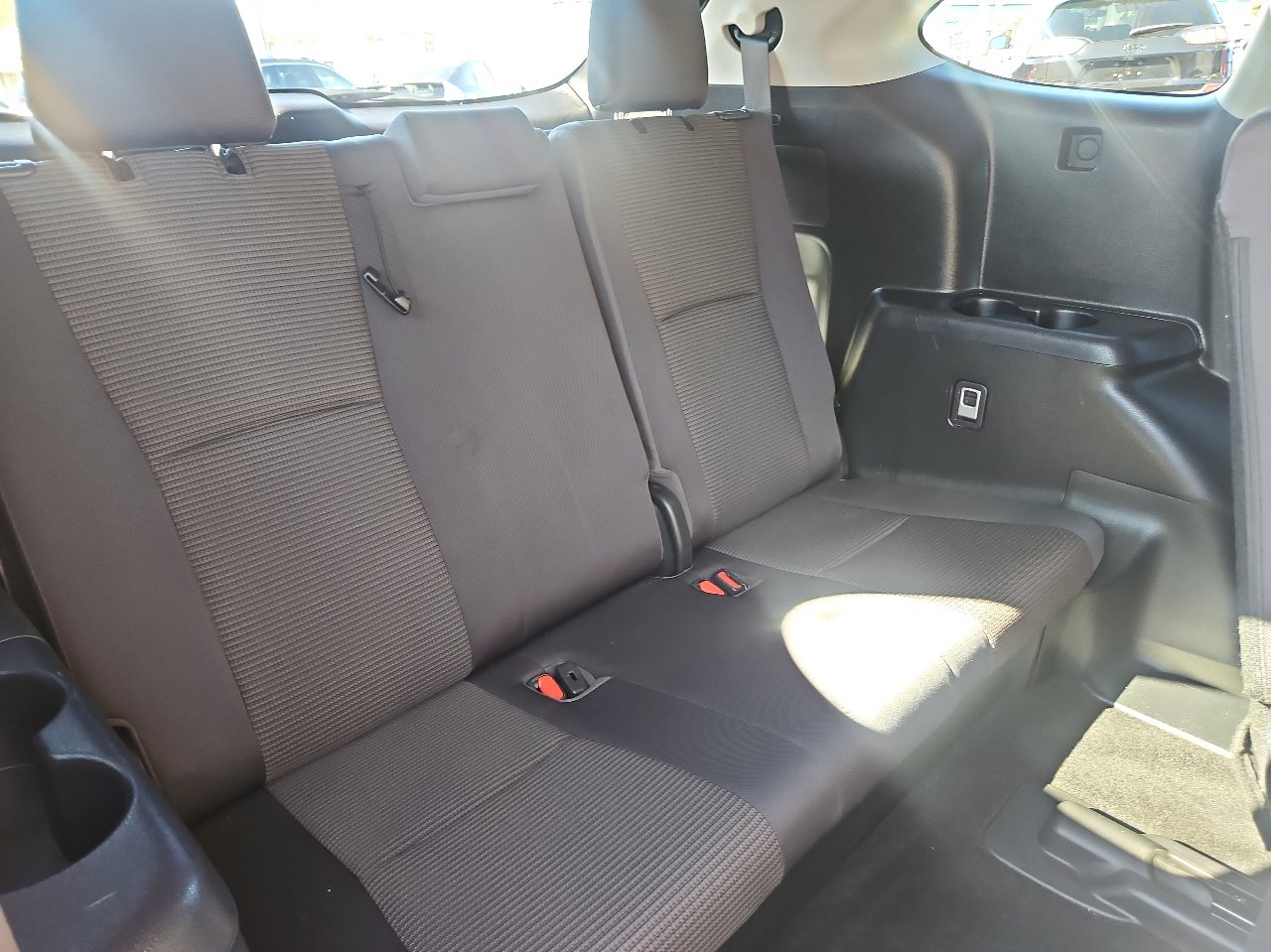 Used 2023 Toyota Highlander LE image 21