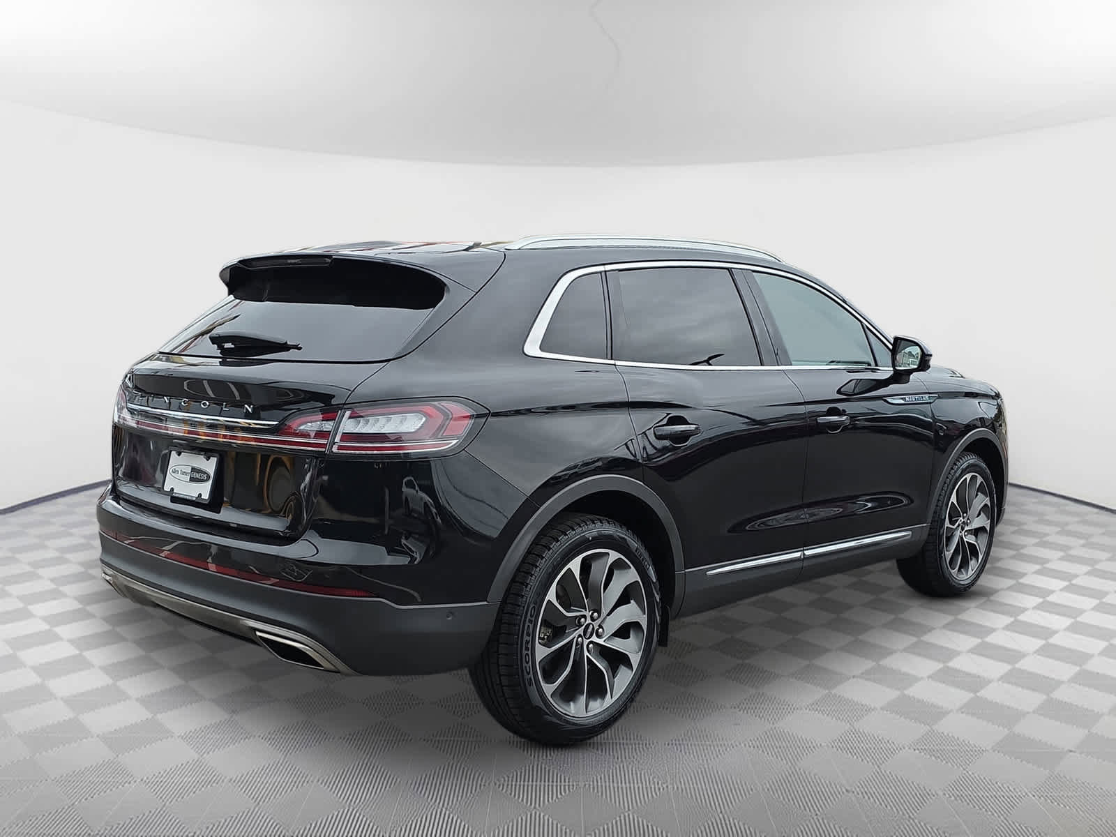 Used 2023 Lincoln Nautilus Reserve w/ Equipment Group 201A image 5