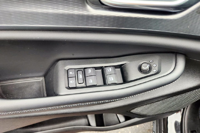 Used 2025 Jeep Grand Cherokee L Altitude AWD/4WD image 15