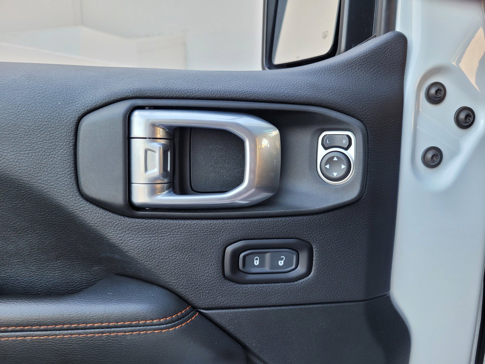 Used 2020 Jeep Gladiator Mojave AWD/4WD image 27