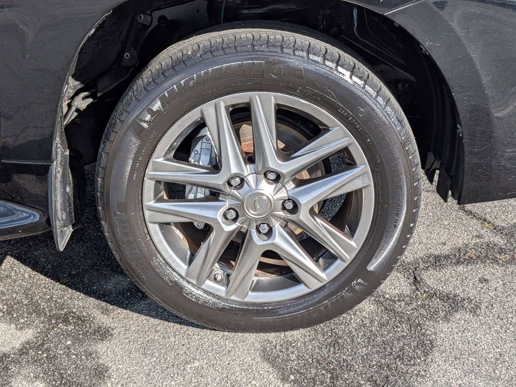 Used 2013 Lexus LX 570 4WD w/ Luxury Pkg image 12