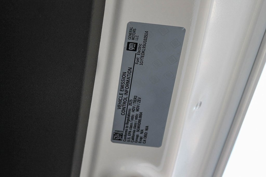 New 2025 Cadillac Escalade IQ Luxury 2 image 31