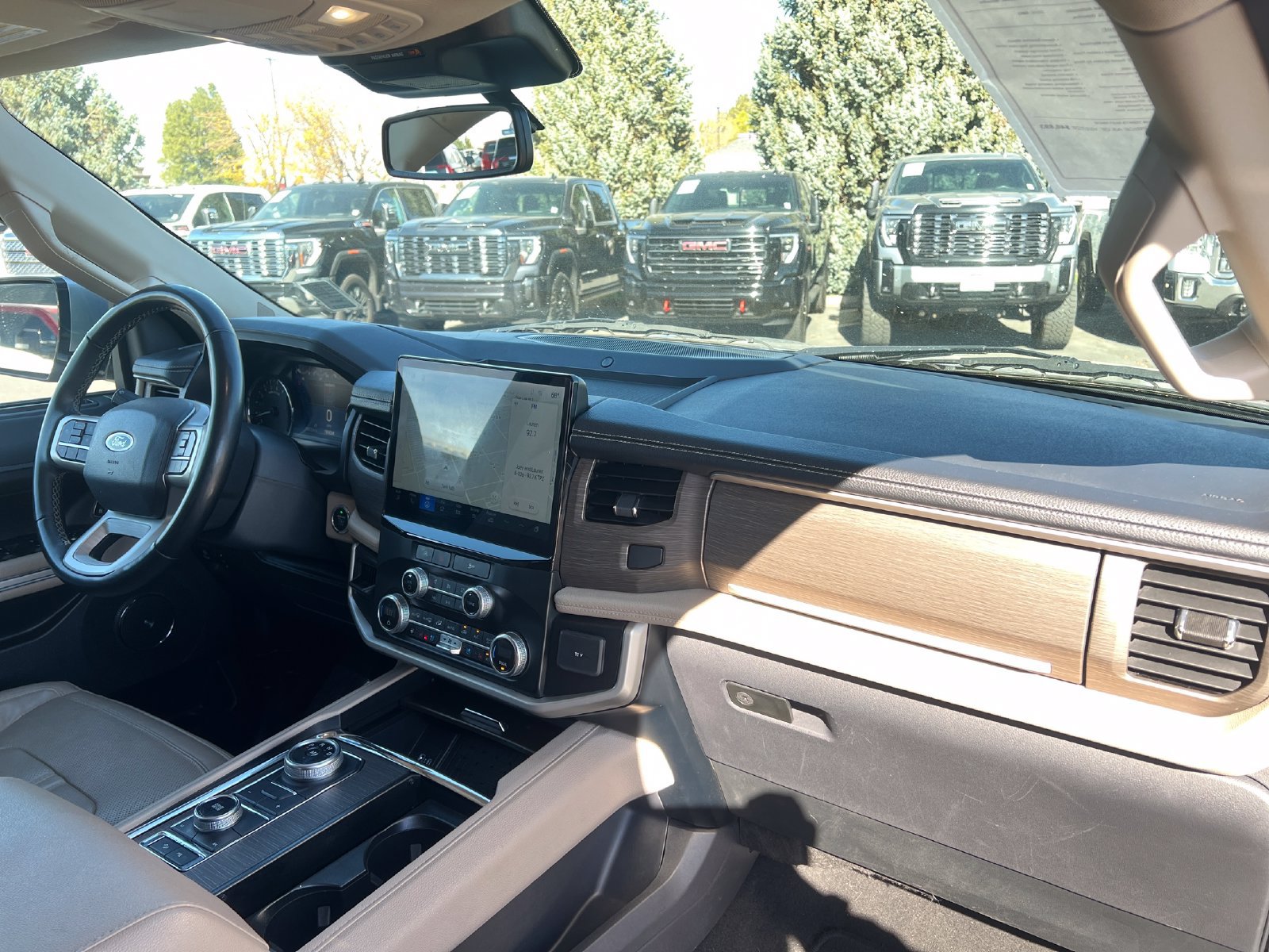 Used 2024 Ford Expedition Limited AWD/4WD image 36