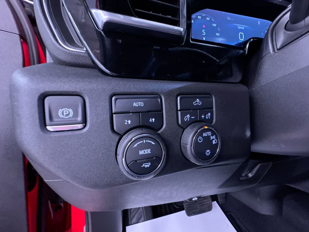 Used 2025 Chevrolet Silverado 1500 LT AWD/4WD image 16