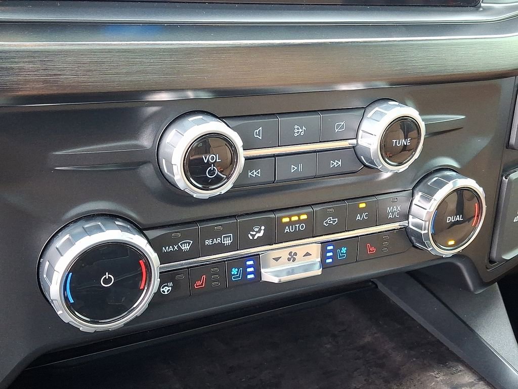 Used 2023 Ford F250 Lariat w/ Sport Appearance Package AWD/4WD image 17