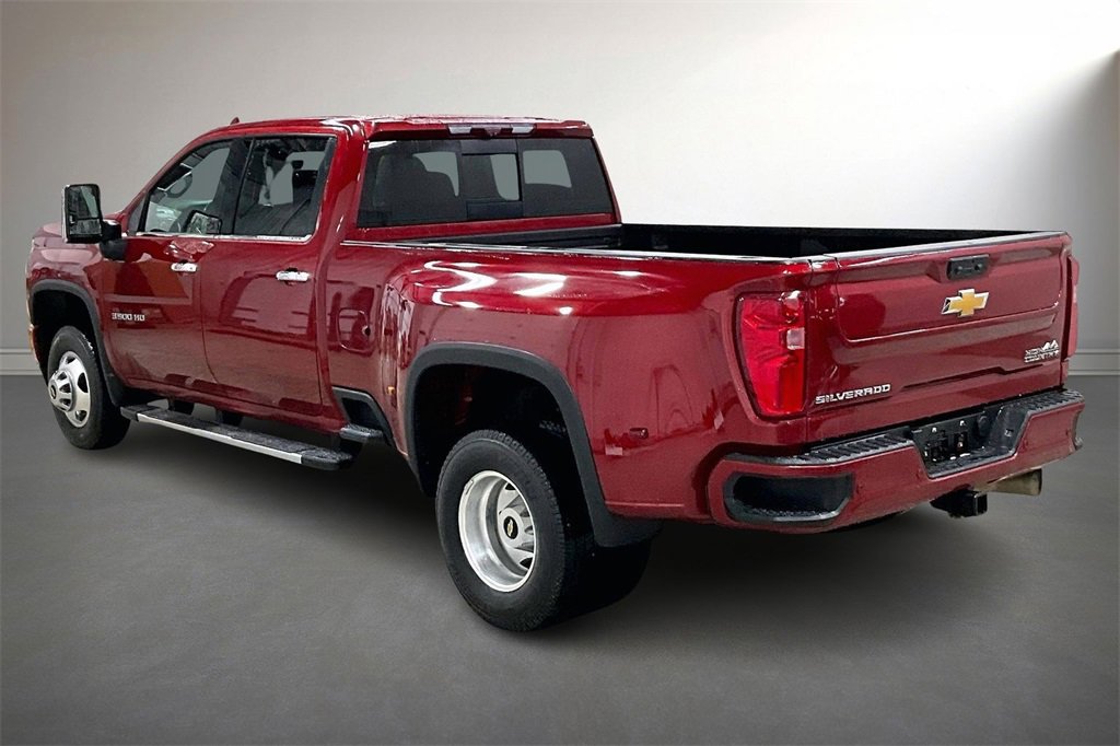 Used 2022 Chevrolet Silverado 3500 High Country w/ Technology Package image 4