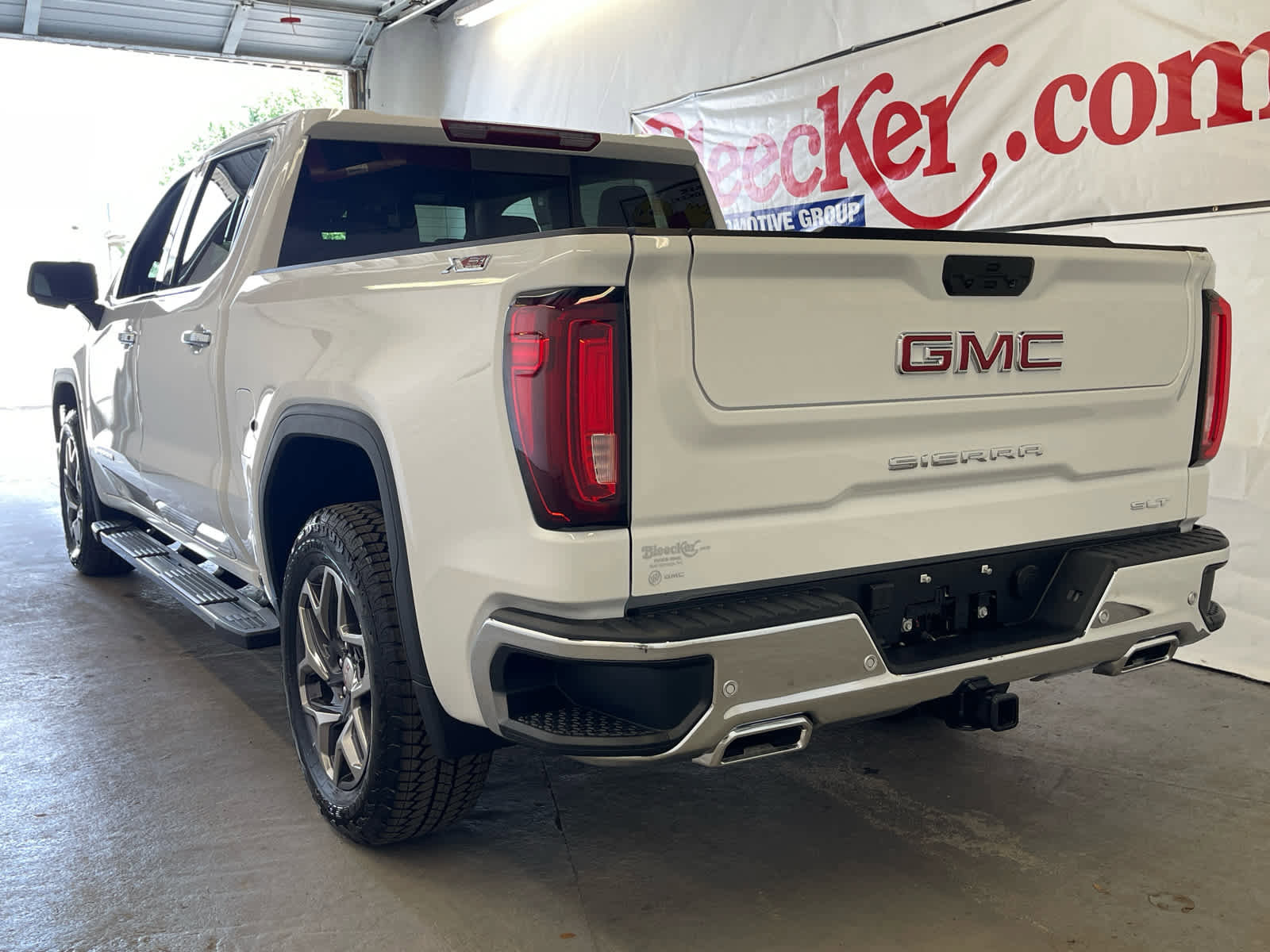 New 2026 GMC Sierra 1500 SLT w/ SLT Premium Plus Package image 8