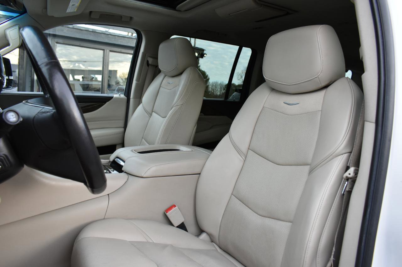 Used 2020 Cadillac Escalade ESV Premium Luxury AWD/4WD image 24