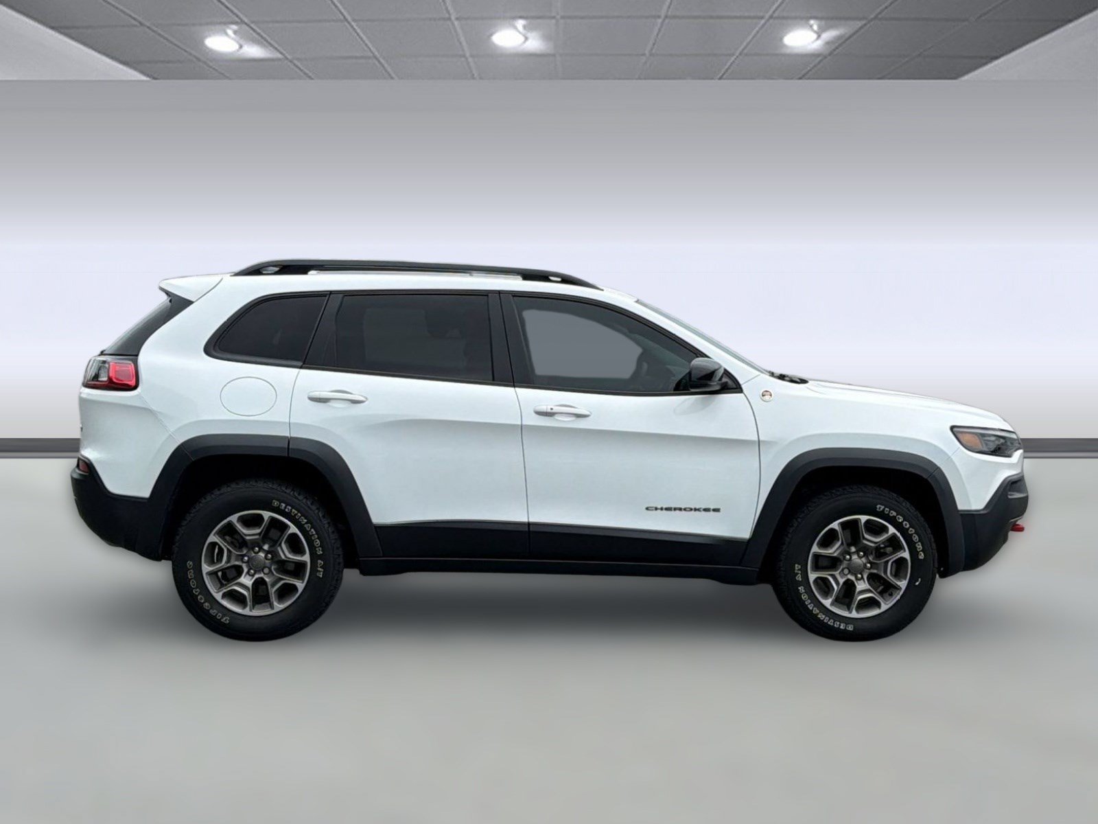 Used 2022 Jeep Cherokee Trailhawk w/ Sun, Sound & Nav Group AWD/4WD image 8