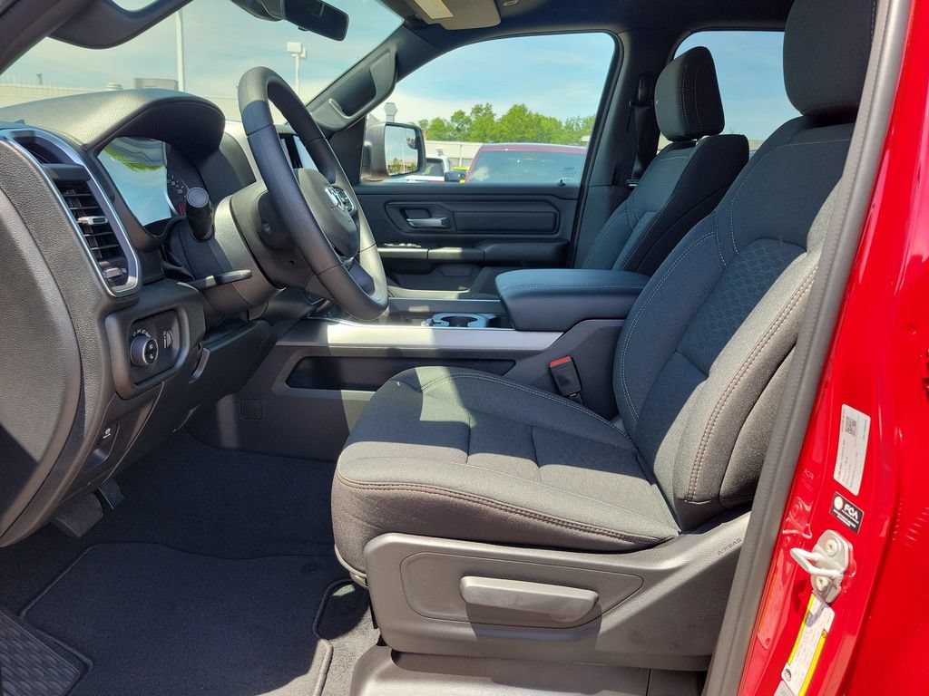 New 2026 RAM 1500 Express AWD/4WD image 30