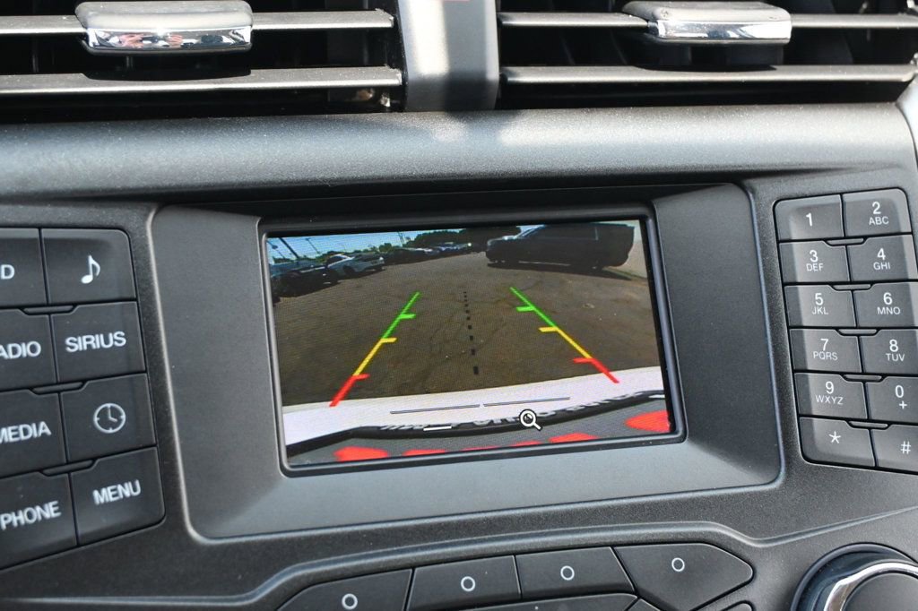 Used 2017 Ford Fusion SE FWD image 11