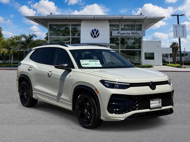 New 2026 Volkswagen Tiguan SE R-Line FWD video 1