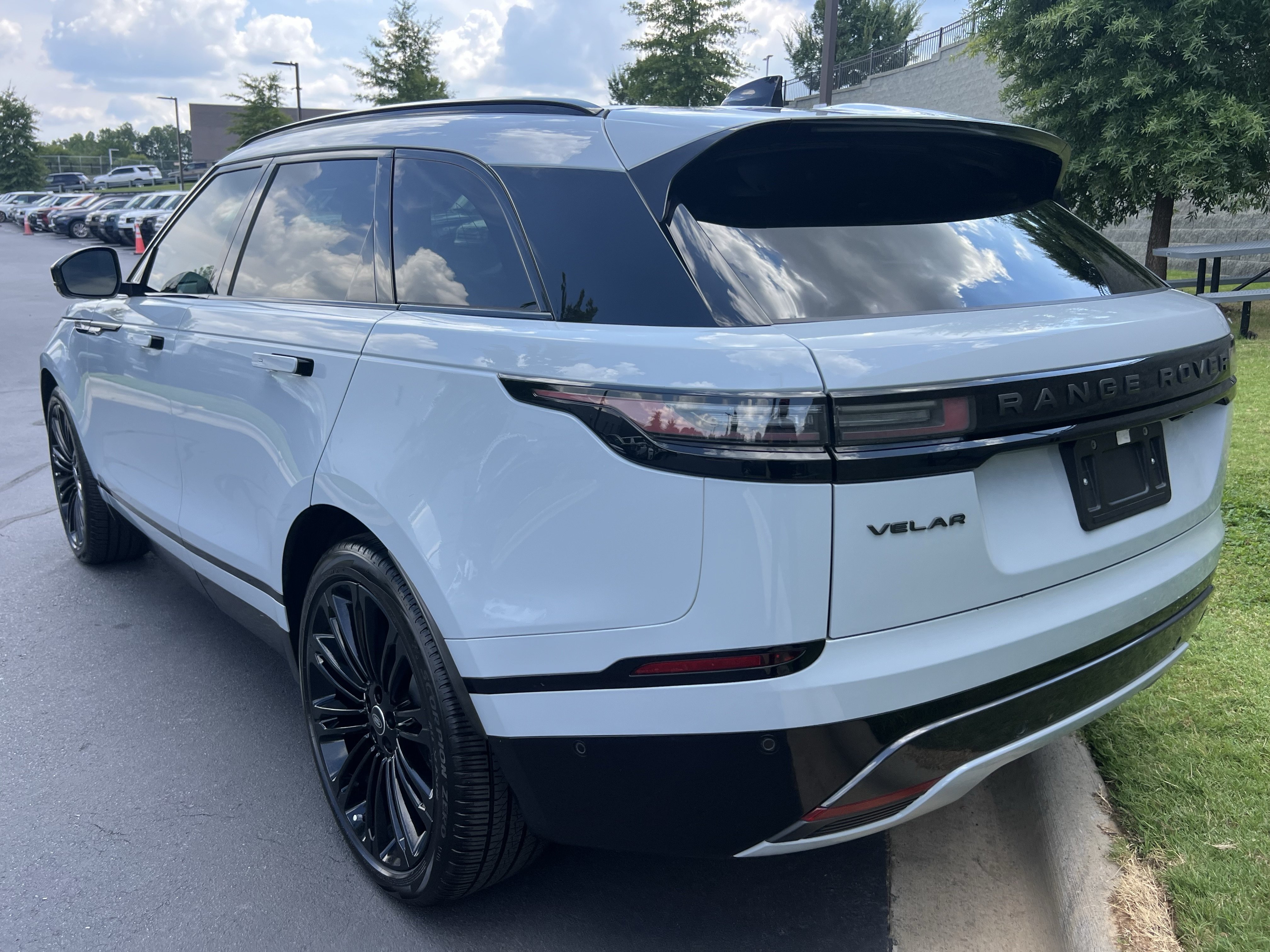 Certified 2026 Land Rover Range Rover Velar Dynamic SE AWD/4WD image 5