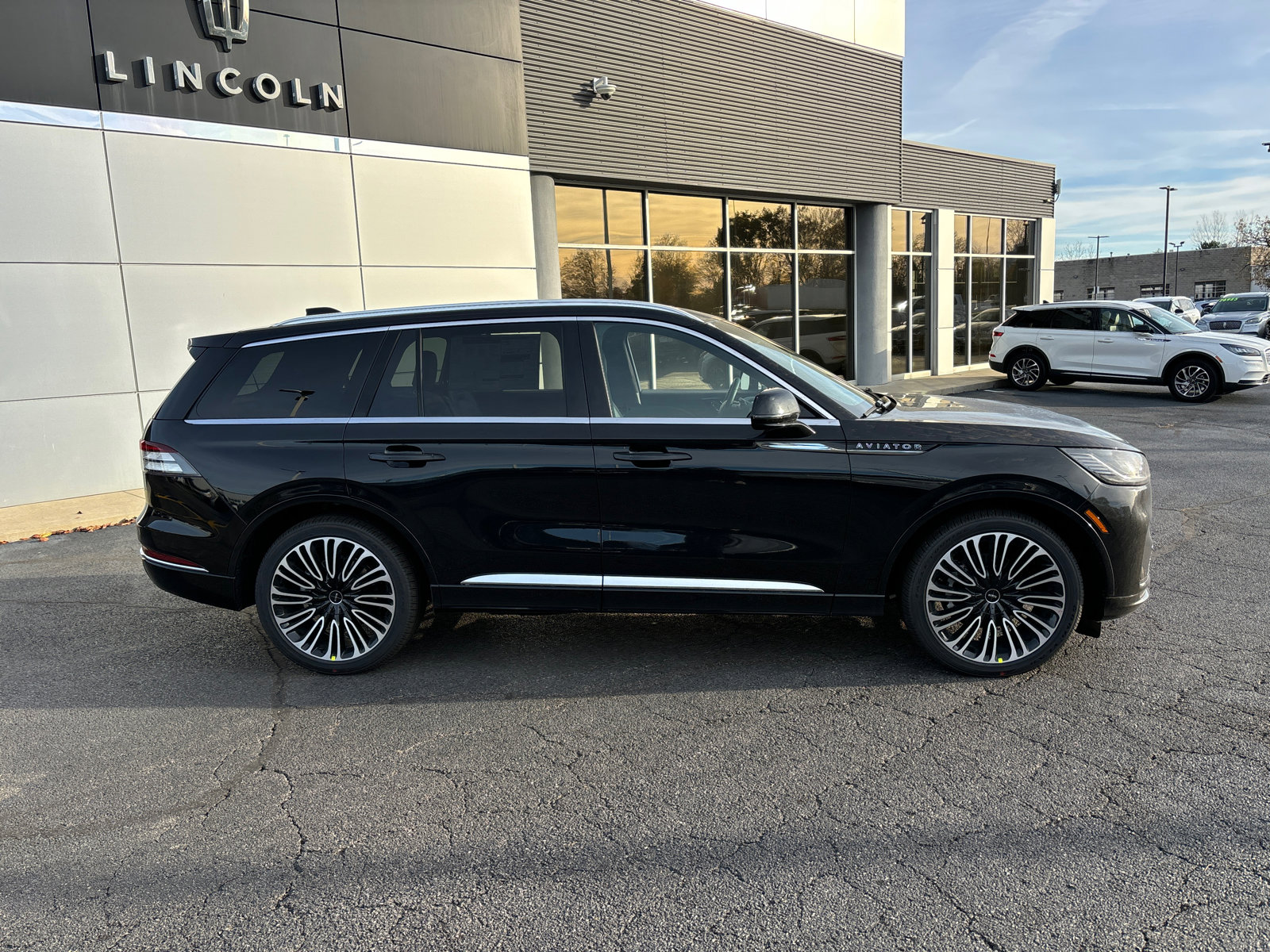 New 2025 Lincoln Aviator Black Label image 8