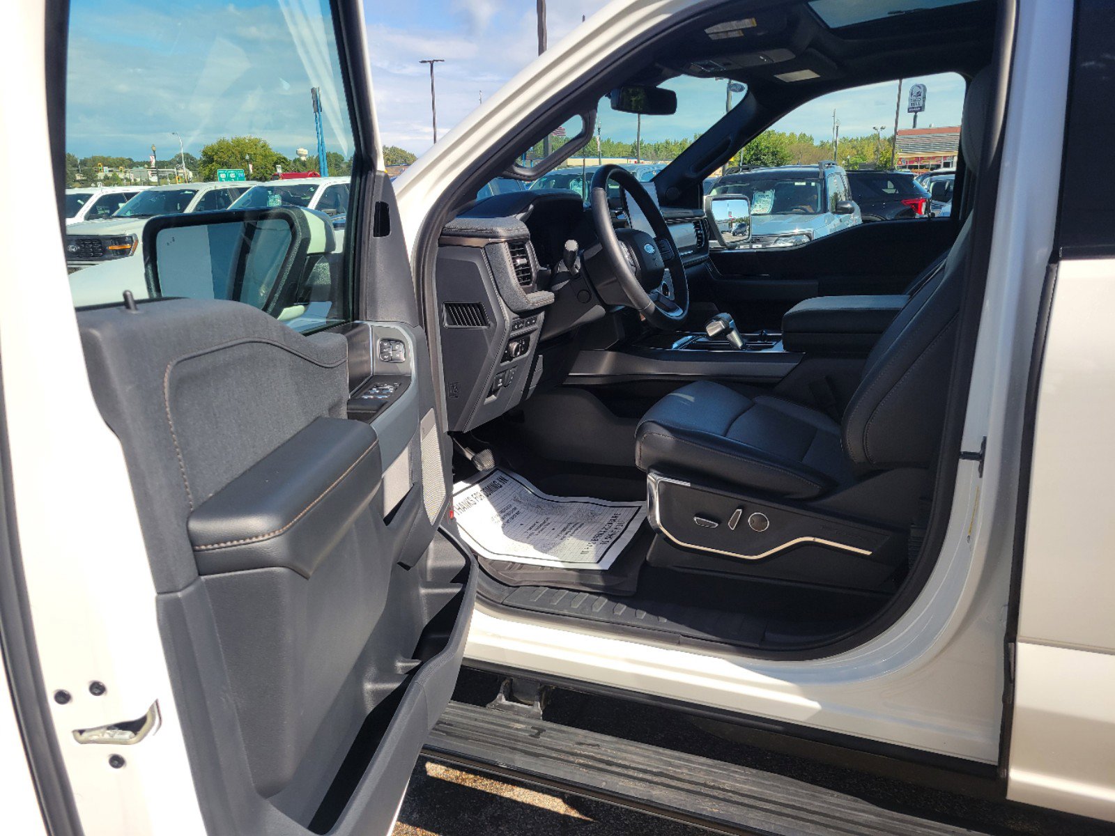 New 2023 Ford F150 Lightning Lariat w/ Equipment Group 511A High image 11