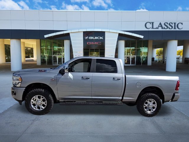 Used 2024 RAM 2500 Laramie AWD/4WD image 4