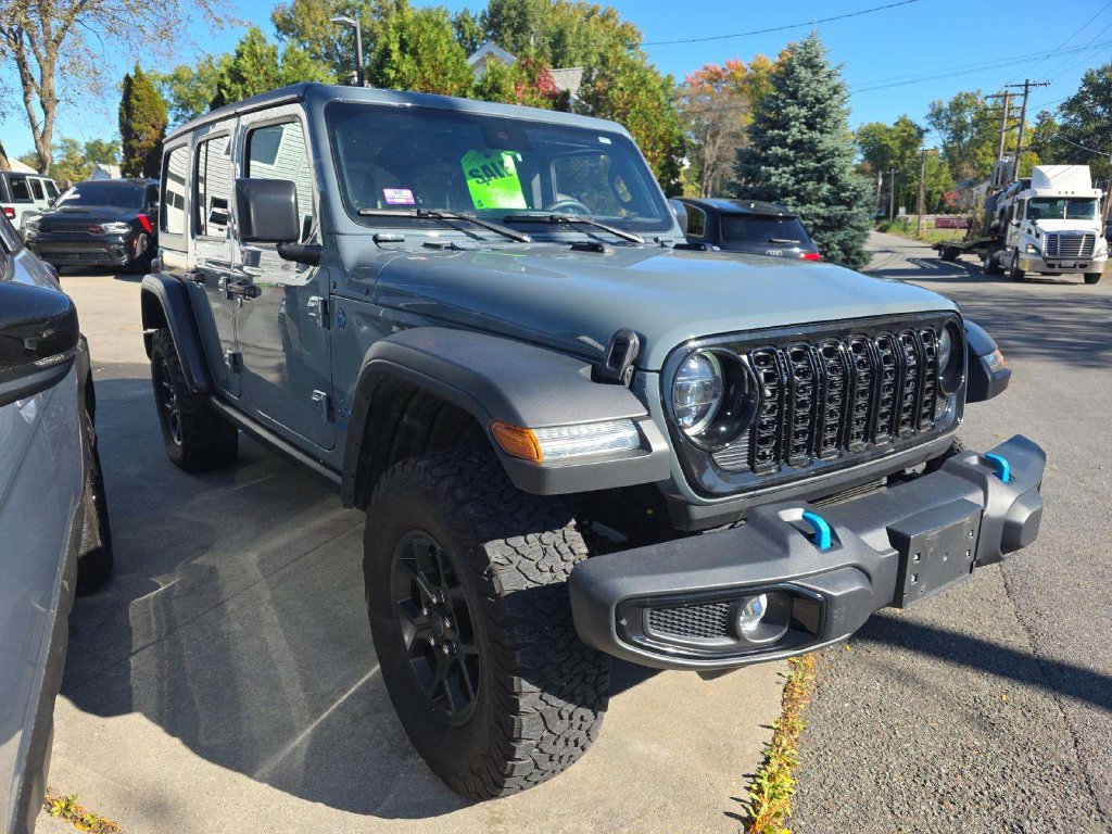 Used 2024 Jeep Wrangler Unlimited AWD/4WD image 3