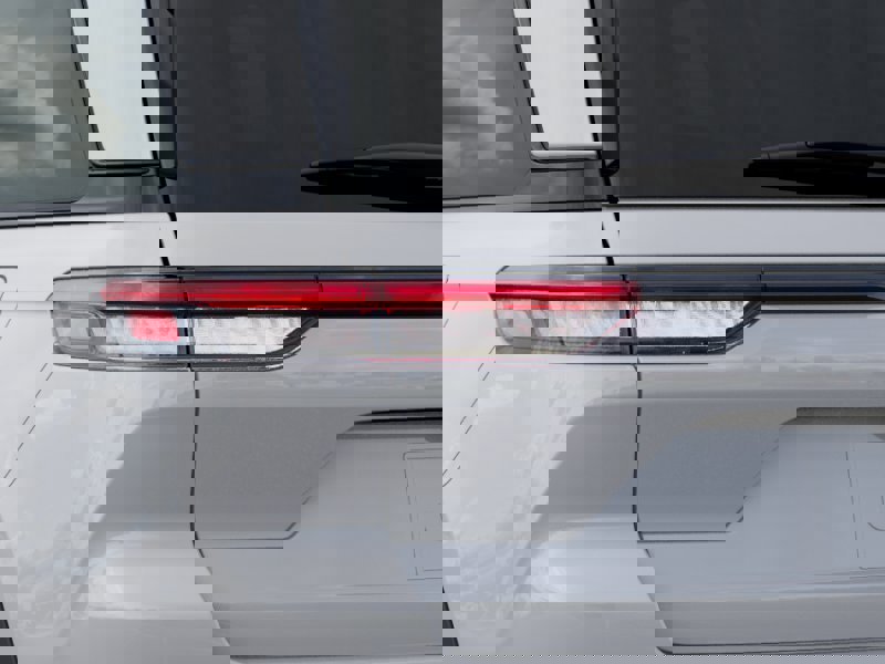 New 2025 Jeep Grand Cherokee Limited w/ Luxury Tech Group II image 42