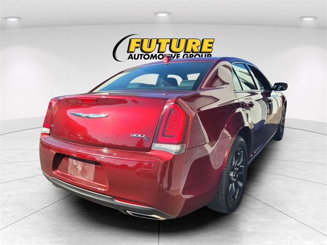 Used 2019 Chrysler 300 S image 3