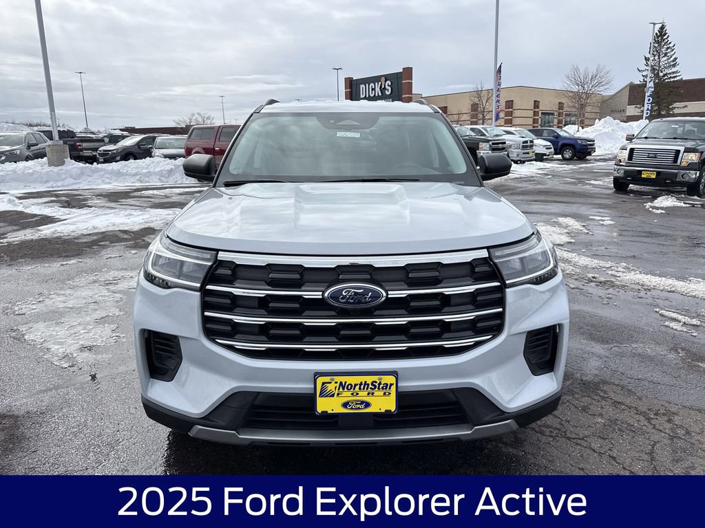 Used 2025 Ford Explorer Active image 4