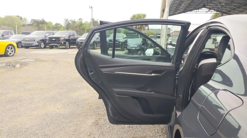 Used 2025 Toyota Camry SE FWD image 29