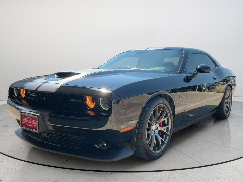Used 2015 Dodge Challenger SRT w/ Technology Group RWD image 3