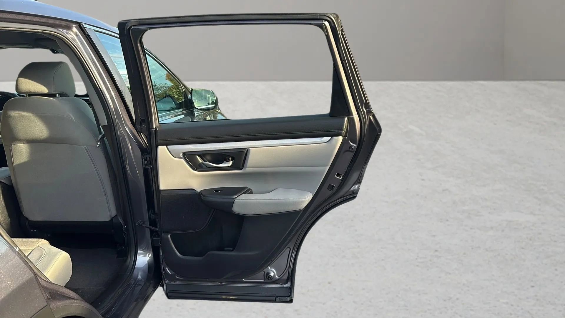 Used 2017 Honda CR-V LX image 35