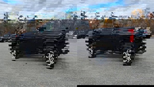 Used 2022 Chevrolet Silverado 2500 LT w/ Snow Plow Prep/Camper Package image 6