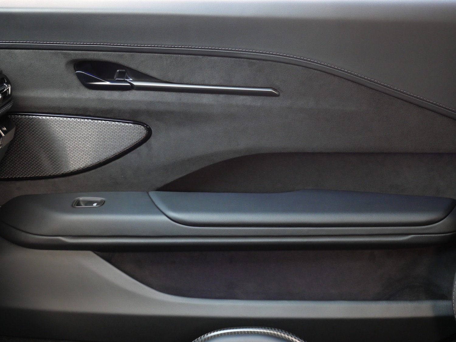 New 2026 Aston Martin V8 Vantage S RWD image 20