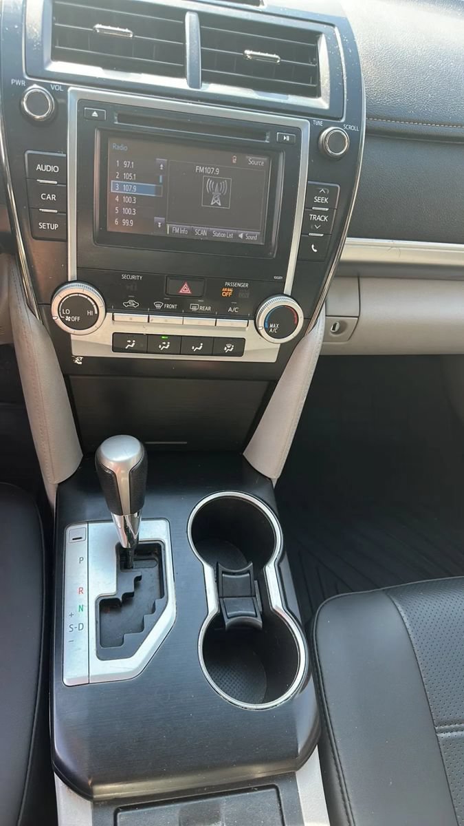 Used 2014 Toyota Camry LE FWD image 11