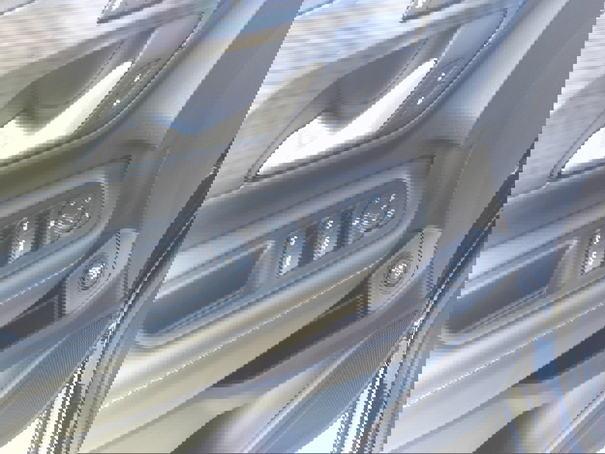 Used 2024 GMC Terrain SLT image 18