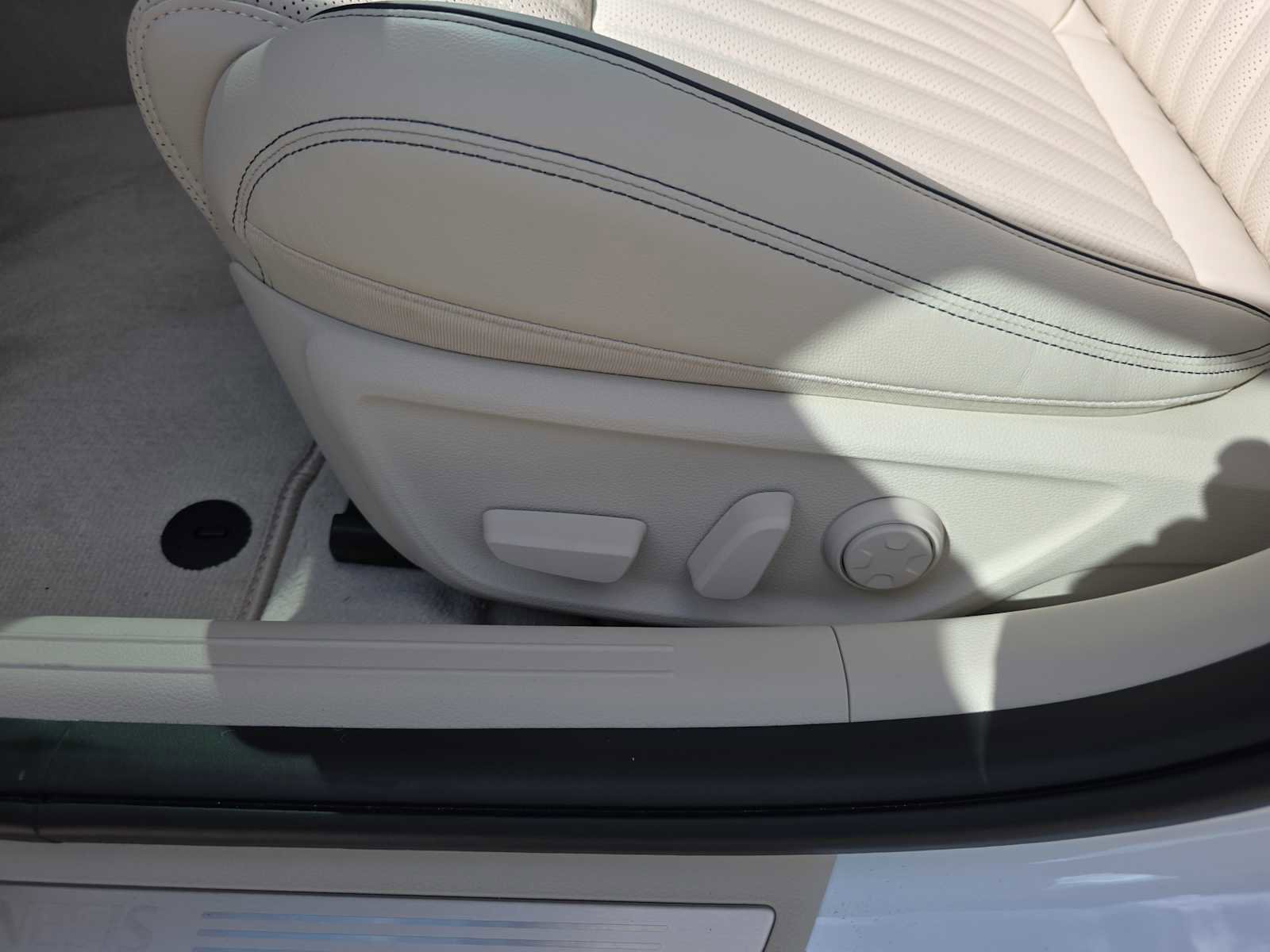 New 2026 Genesis G70 2.5T Prestige image 17