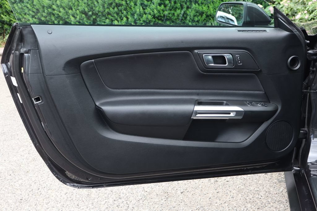 Used 2023 Ford Mustang Coupe RWD image 17