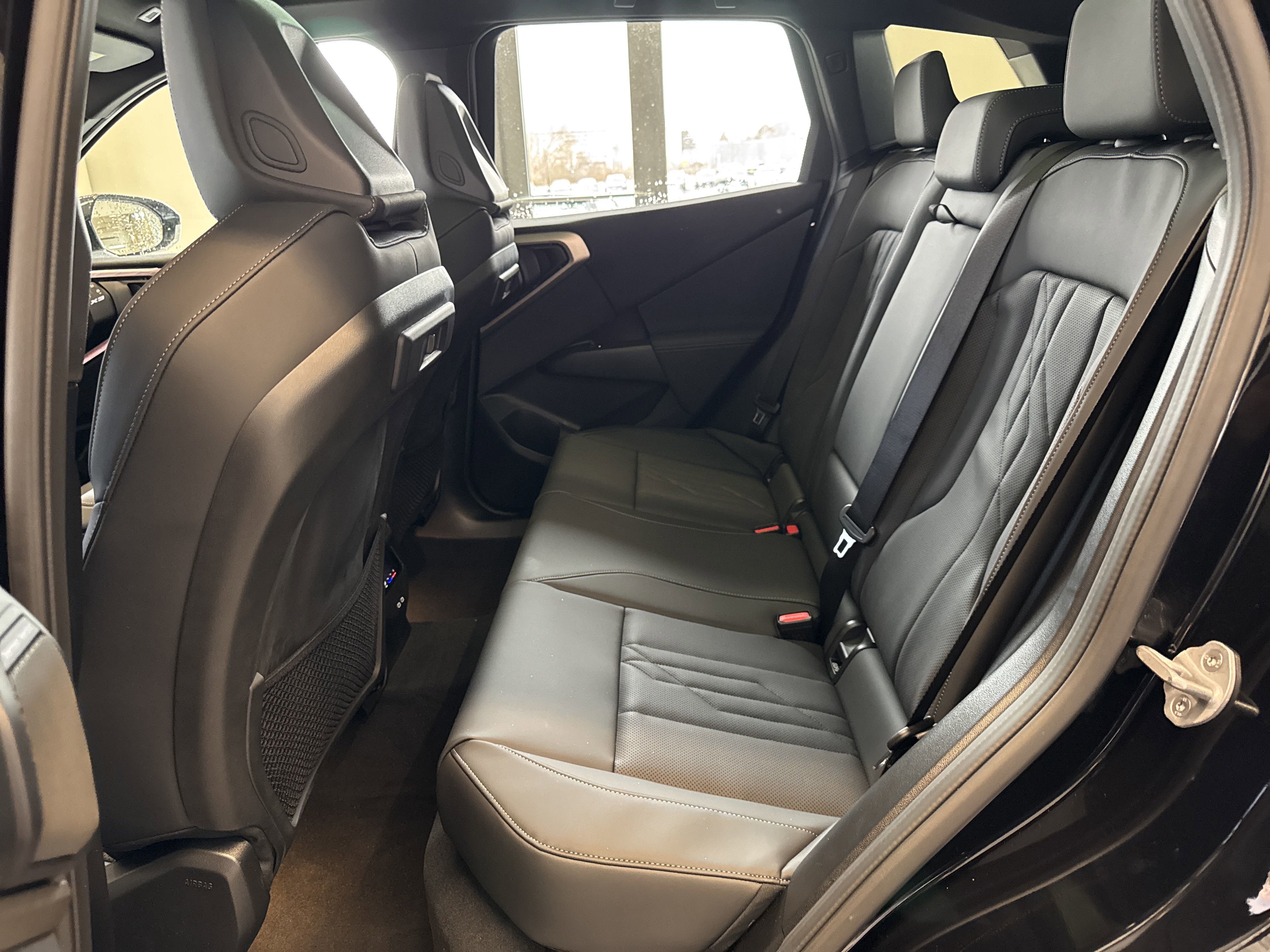 Used 2025 BMW X3 xDrive30i w/ Convenience Package image 16