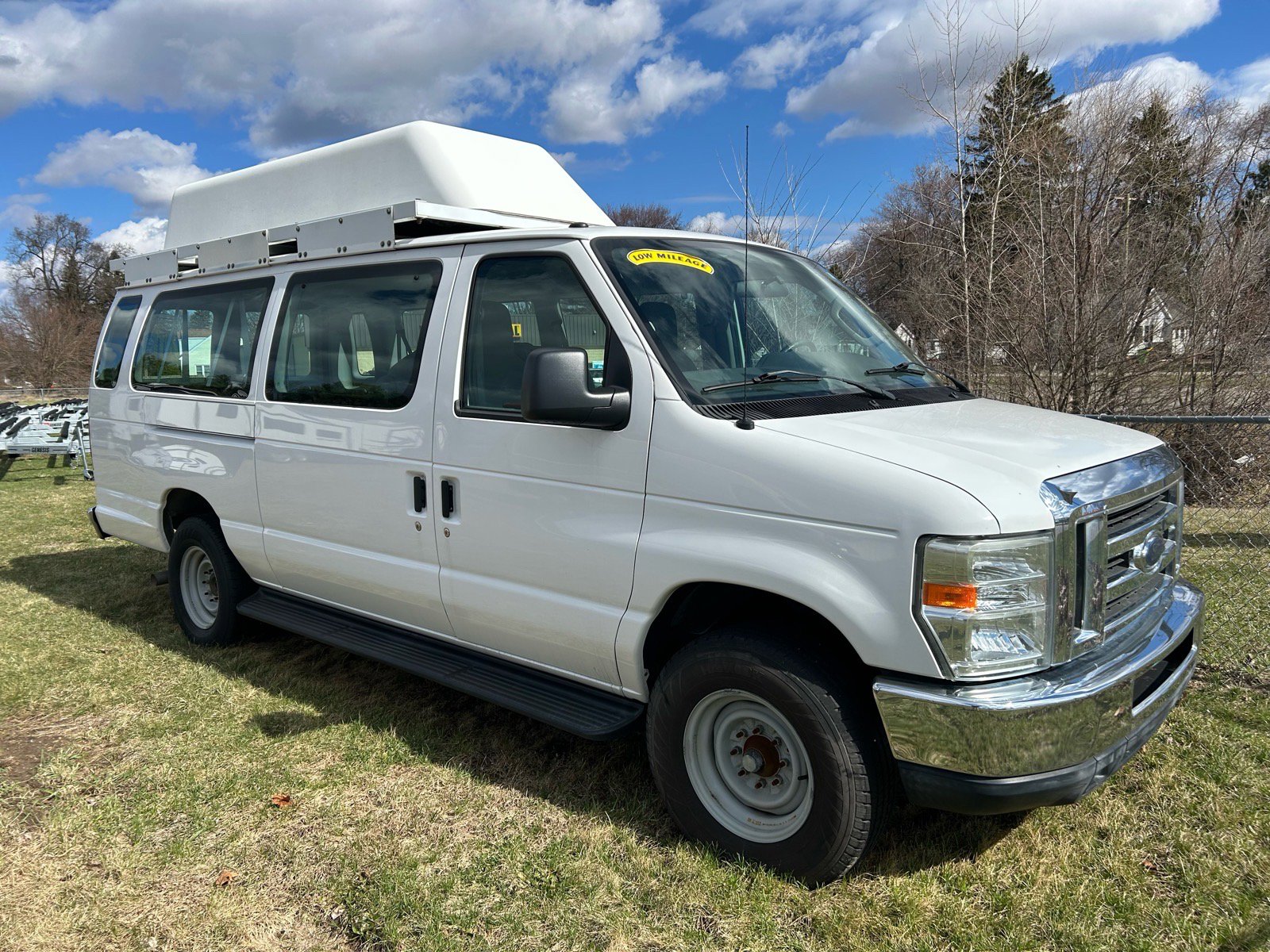 Used 2011 Ford E-350 and Econoline 350 XLT RWD image 3