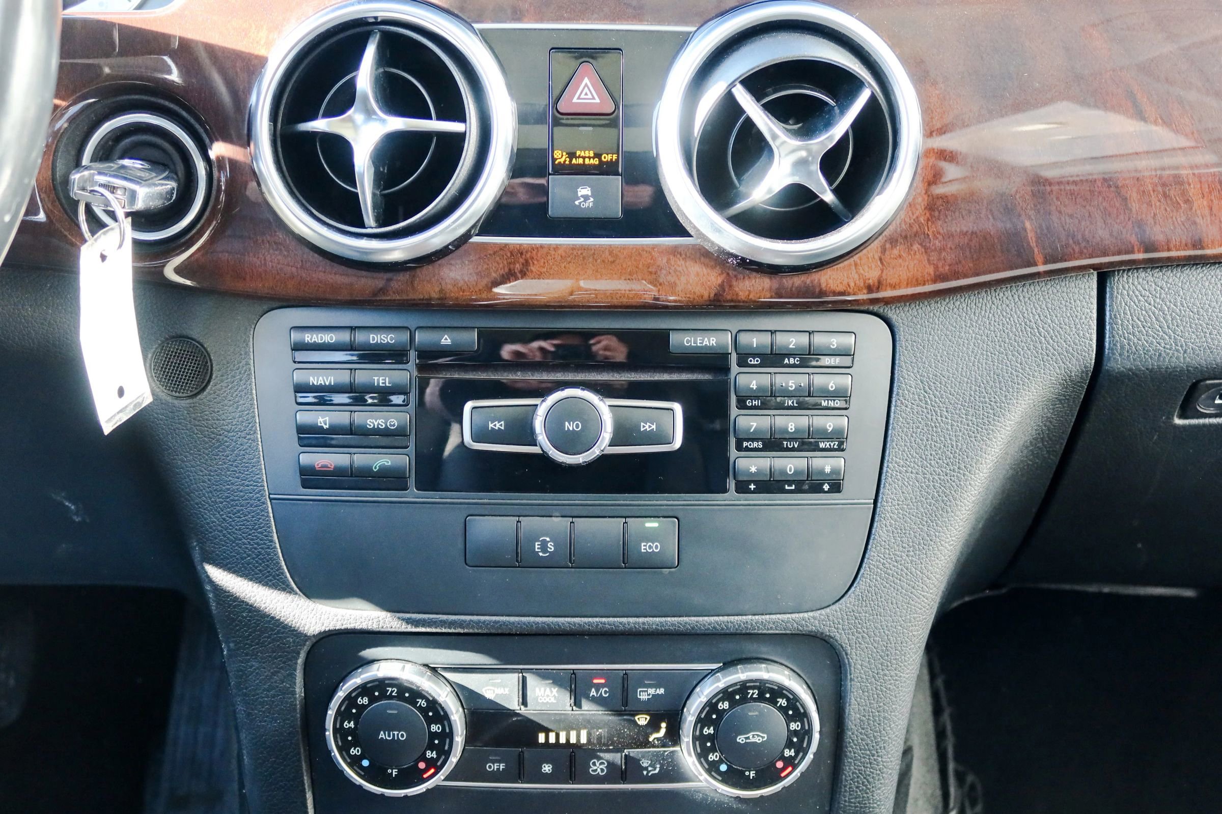 Used 2015 Mercedes-Benz GLK 350 4MATIC w/ Premium 1 Package image 17