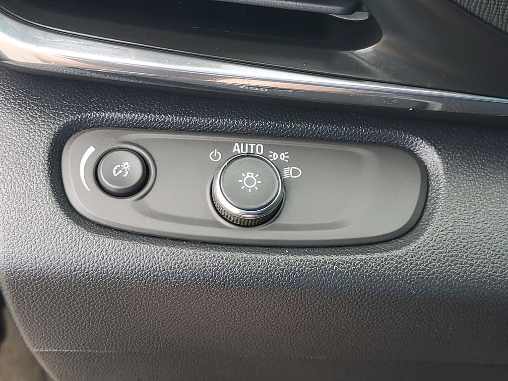 Certified 2025 Buick Envista Preferred w/ Convenience I Package FWD image 21