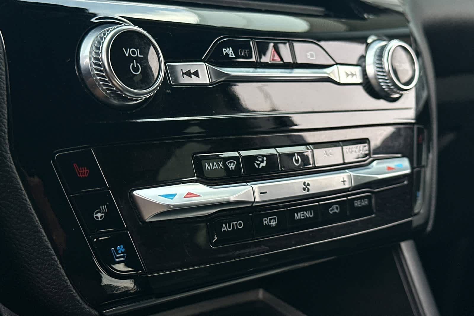 Certified 2021 Ford Explorer Limited w/ Equipment Group 301A image 22