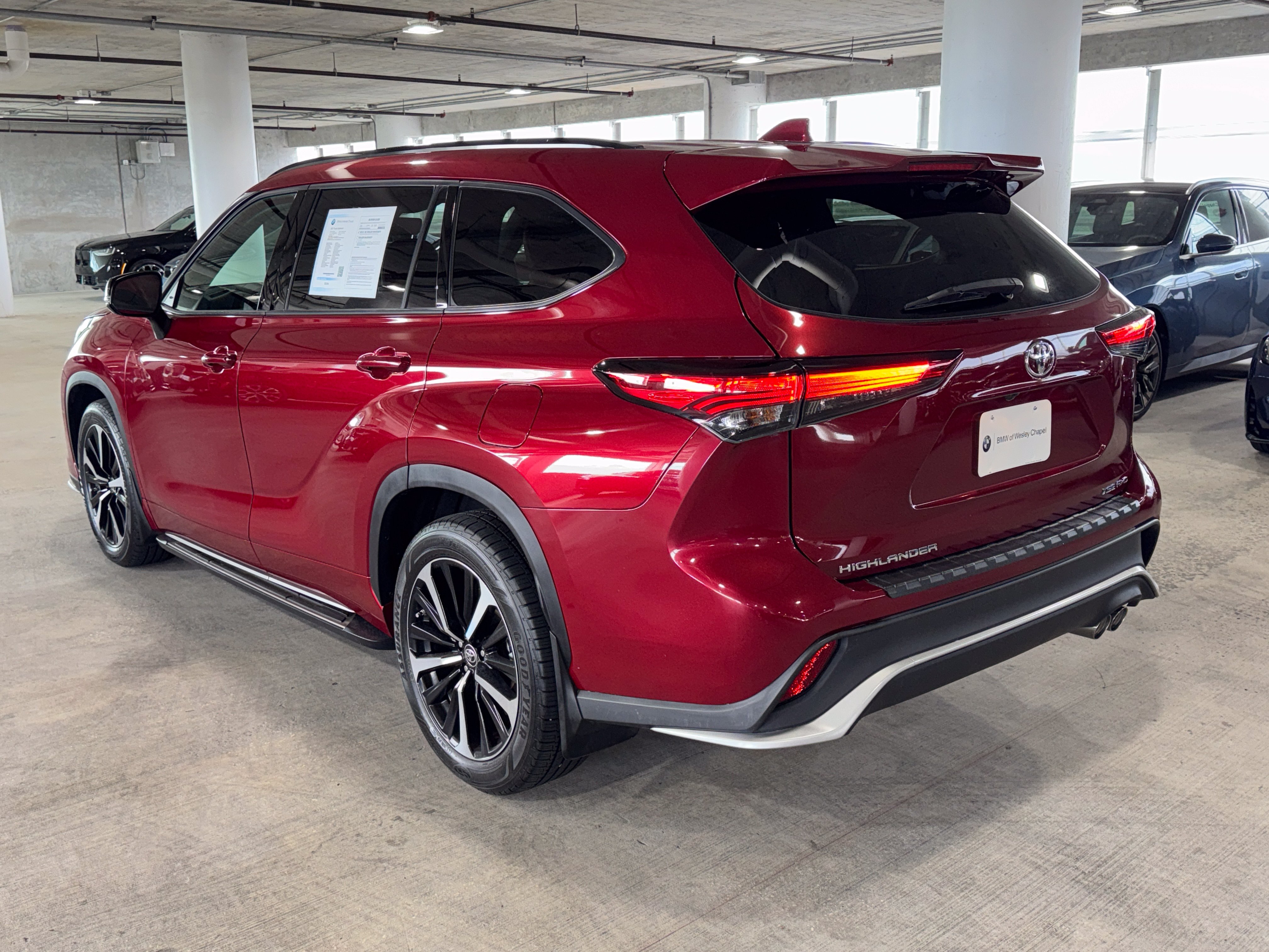 Used 2021 Toyota Highlander XSE AWD/4WD image 6