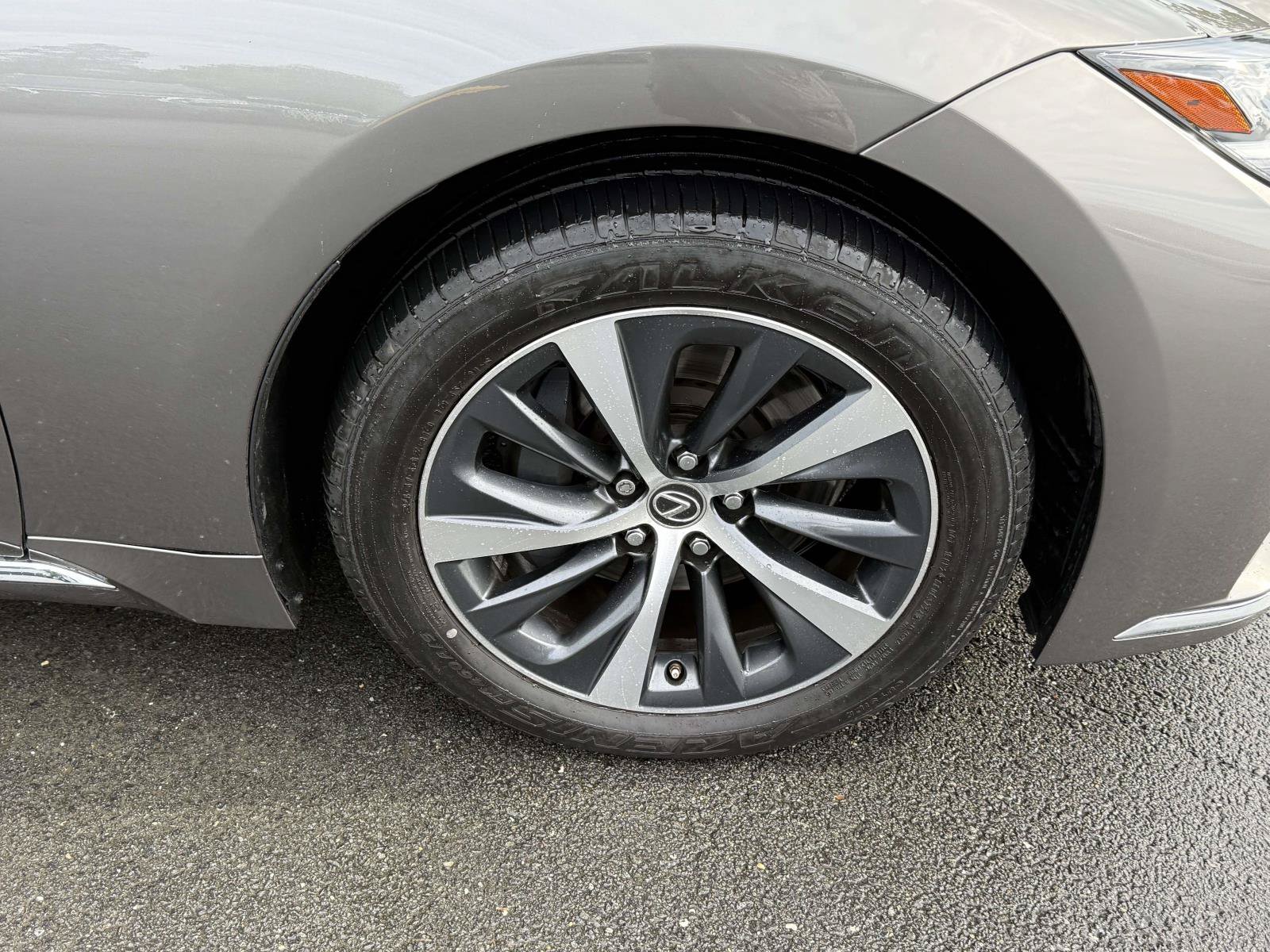 Used 2022 Lexus LS 500 AWD w/ Accessory Package (Z1) image 7