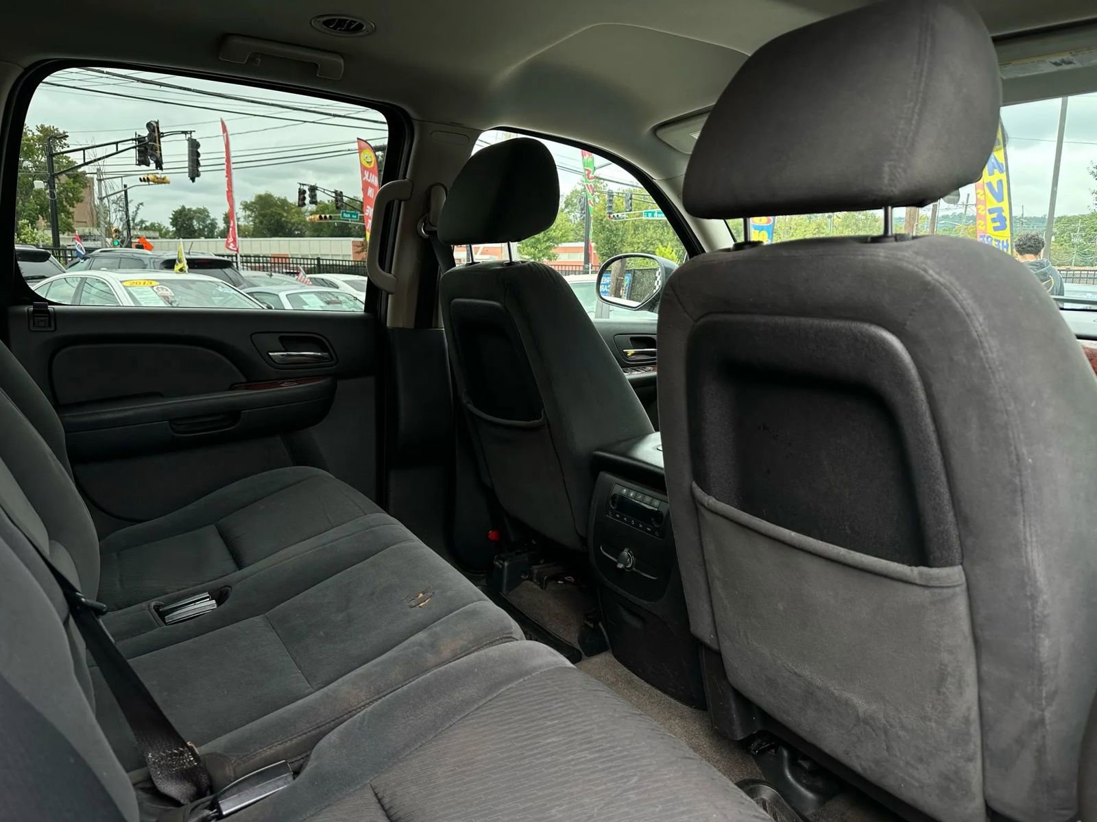 Used 2009 Chevrolet Suburban LT image 16