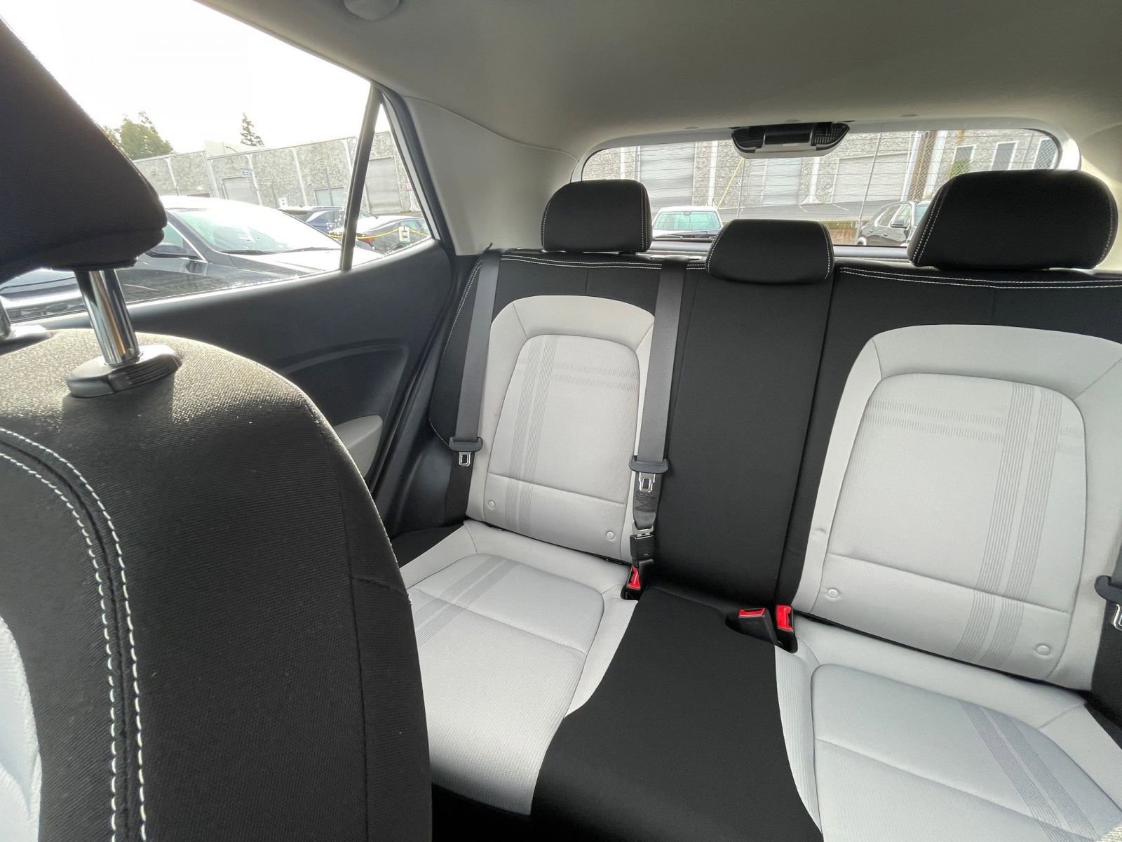 Used 2025 Hyundai Venue SEL image 39