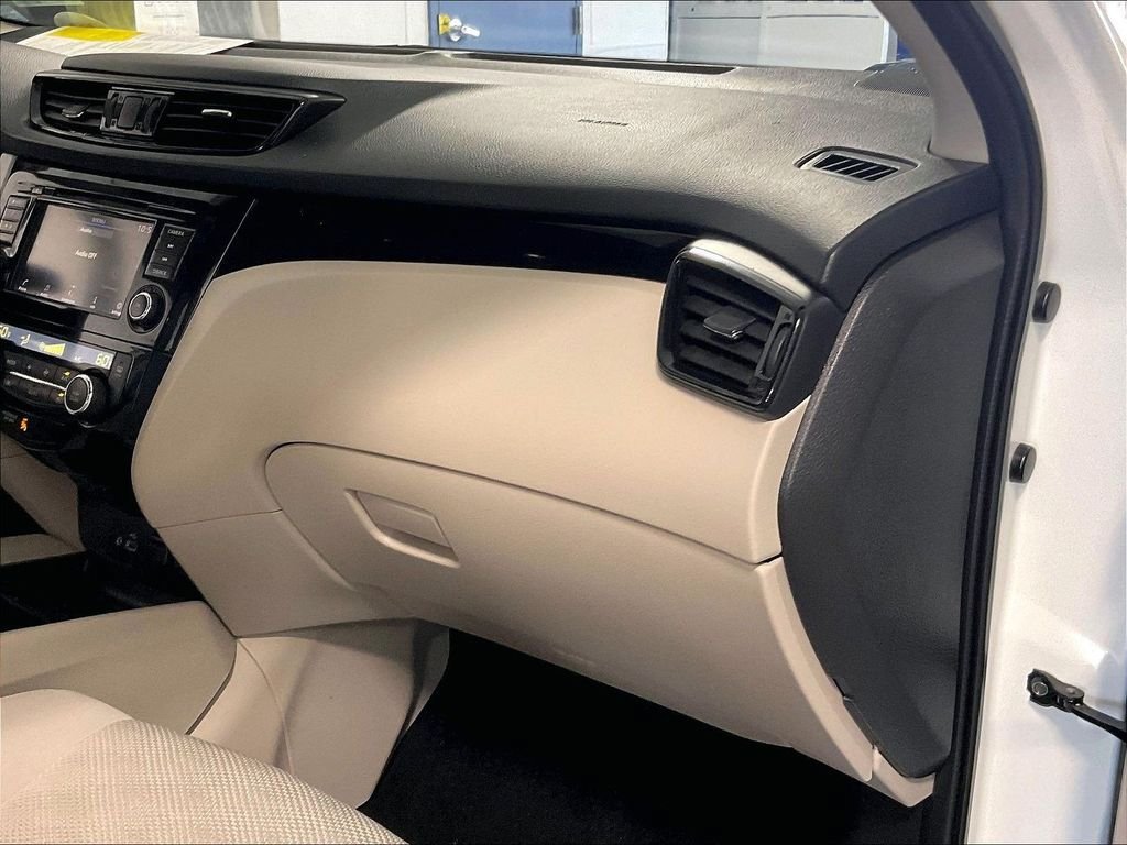 Used 2022 Nissan Rogue Sport SV AWD/4WD image 13