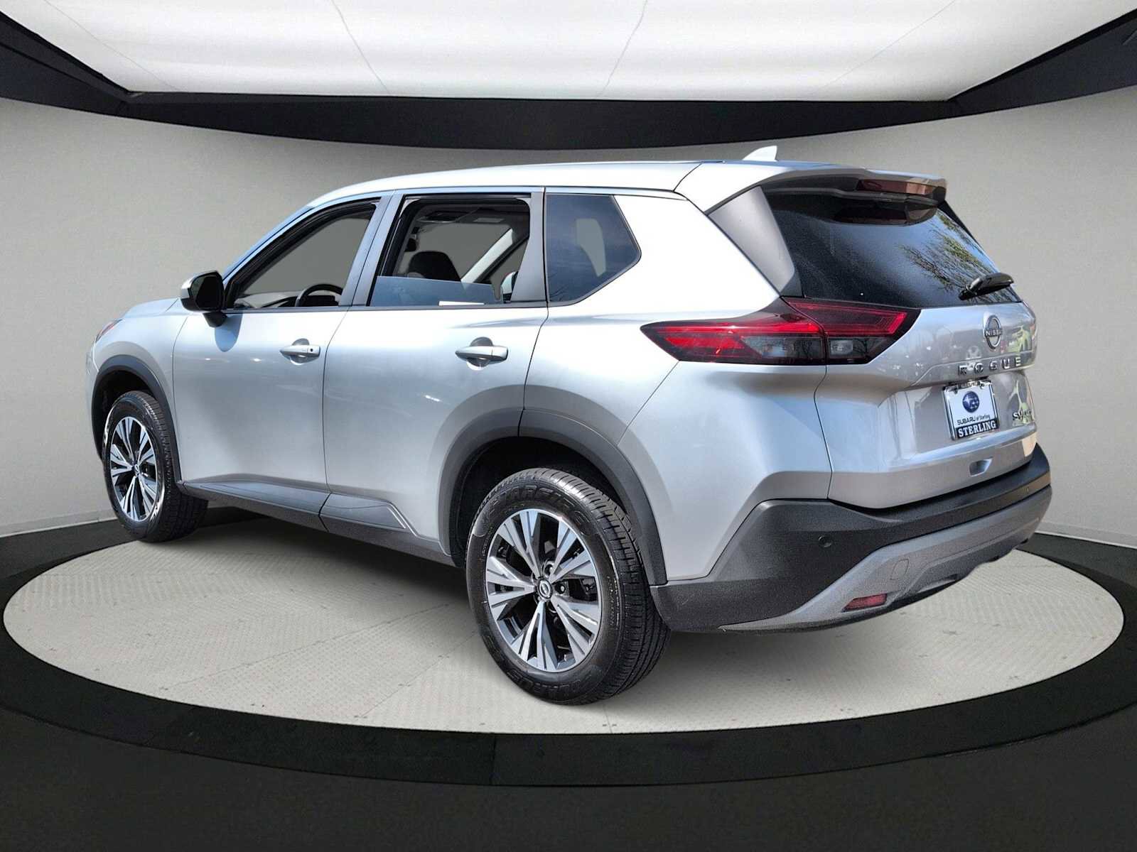 Used 2023 Nissan Rogue SV AWD/4WD image 6