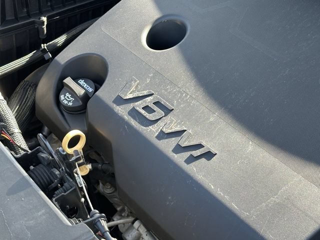 Used 2021 Chevrolet Traverse LS FWD image 31