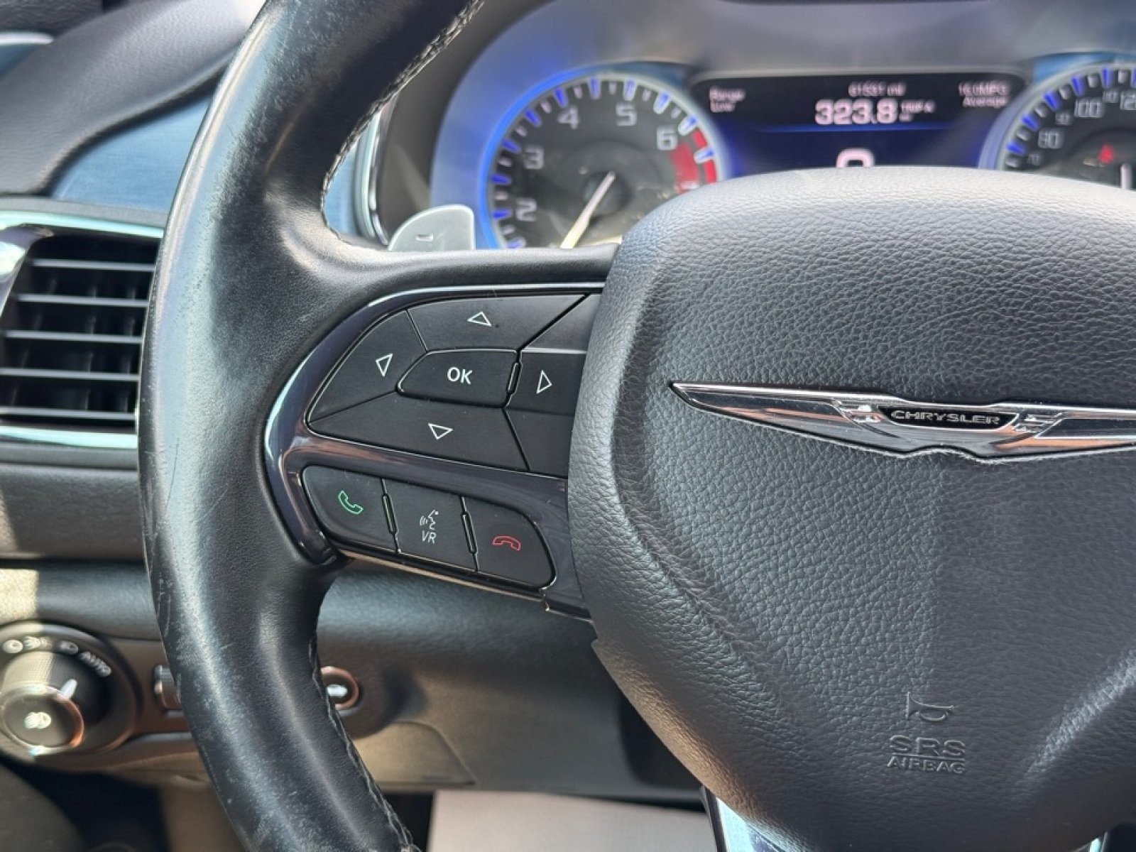 Used 2015 Chrysler 200 S w/ Comfort Group AWD/4WD image 20