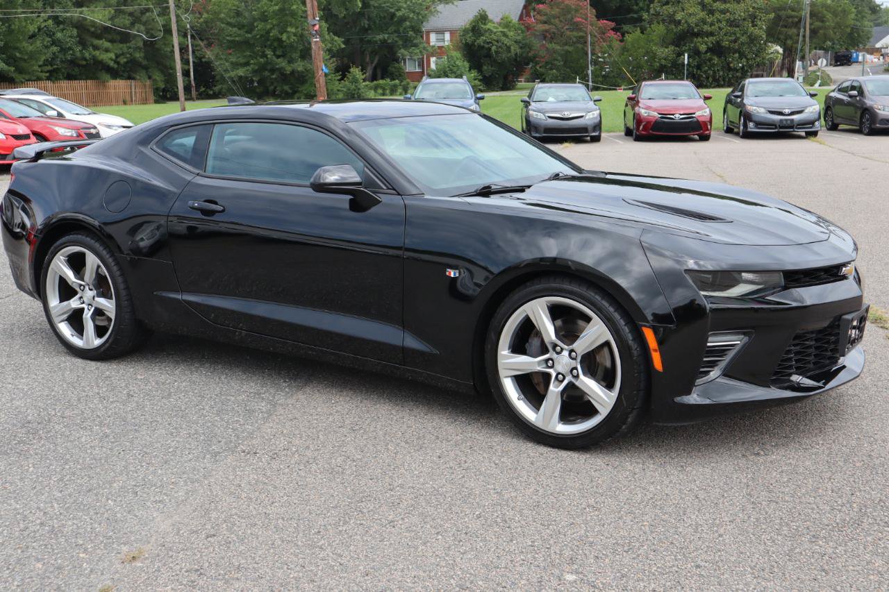 Used 2017 Chevrolet Camaro SS RWD image 8