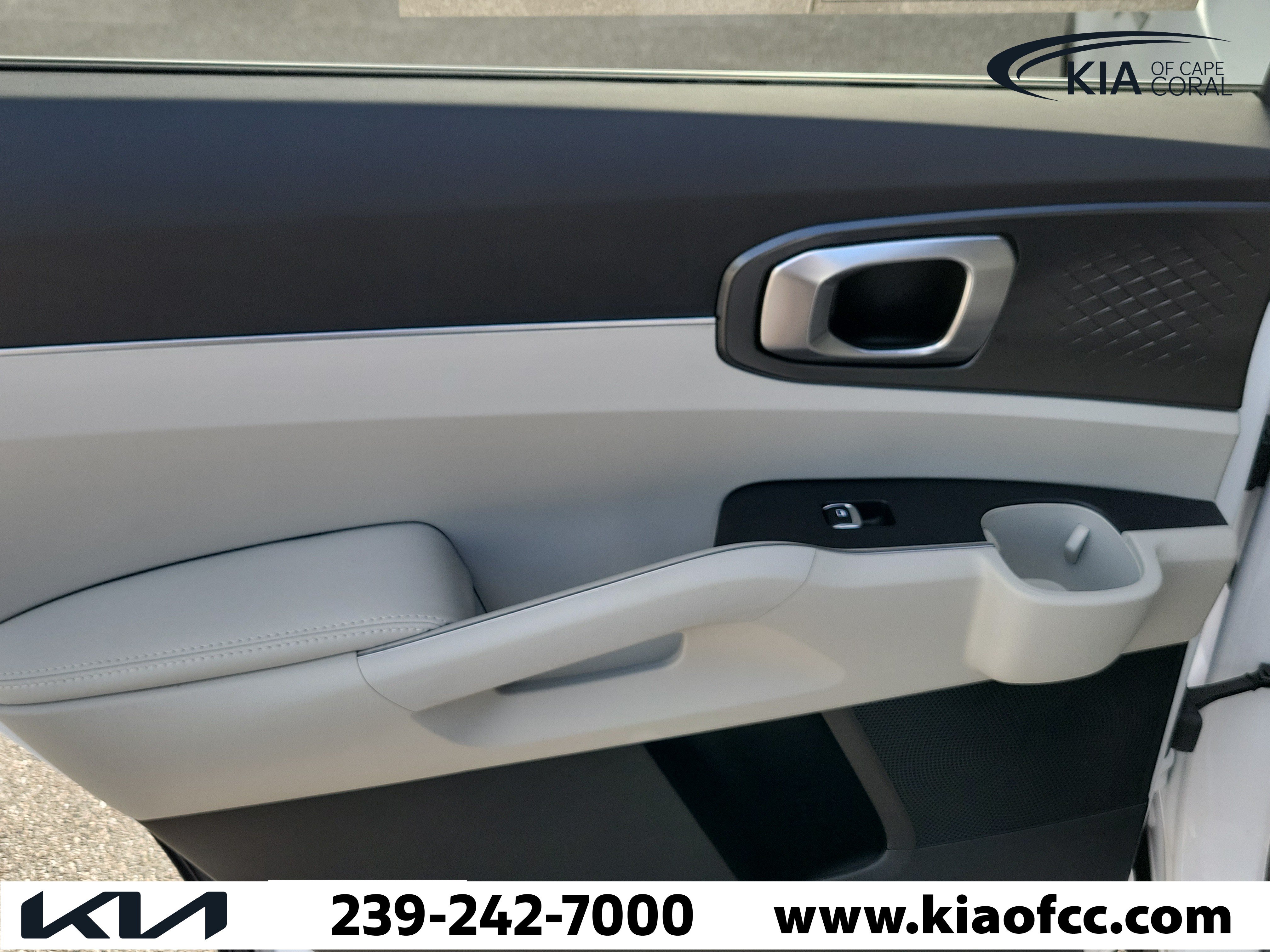 Certified 2025 Kia Sorento S w/ Panoramic Sunroof Package FWD image 15