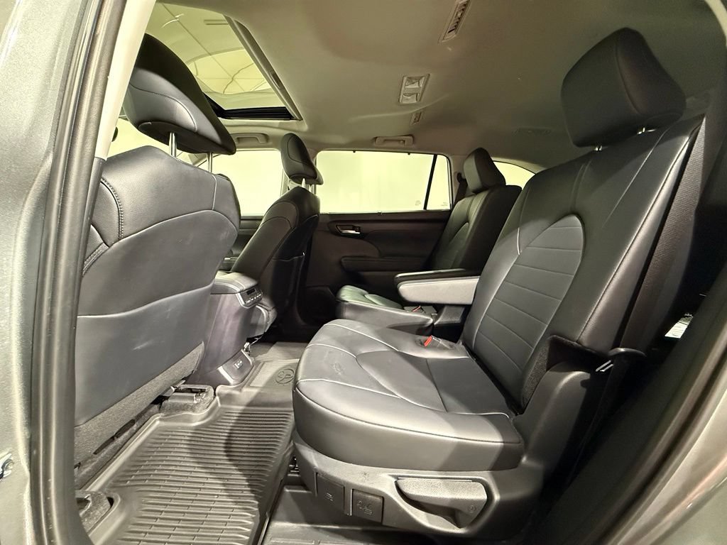 Certified 2025 Toyota Highlander XLE AWD/4WD image 20